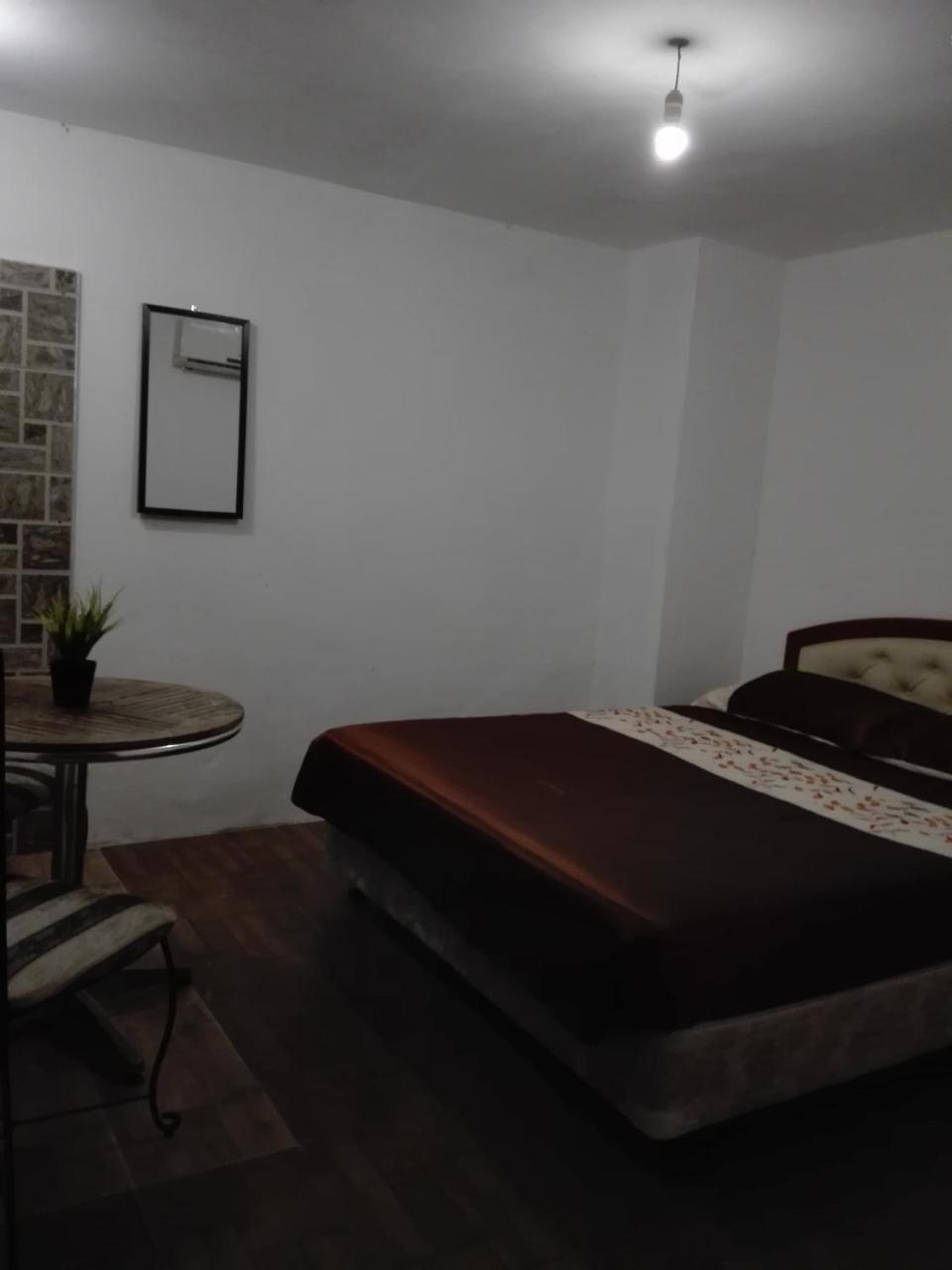 Tonight Hotel Hostel Джорджтаун Экстерьер фото